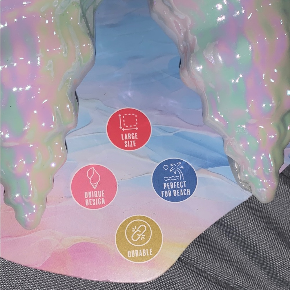 ROAM Iridescent Sea Shell conch Beach Towel Clips or table clips - Picture 3 of 7